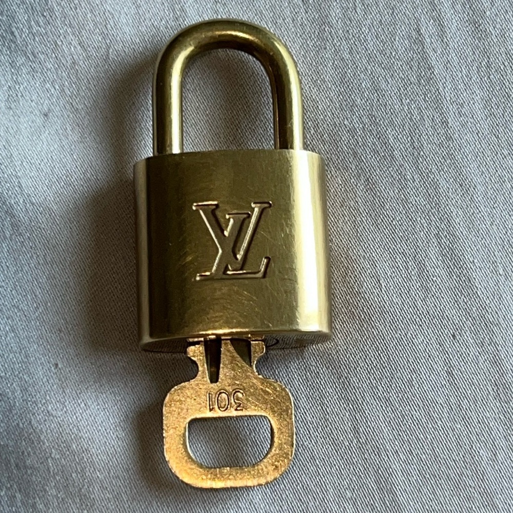 Louis Vuitton Lock & Key #301, Gold tone